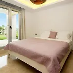 Apartment Amazing In With Heated Swimming Pool *